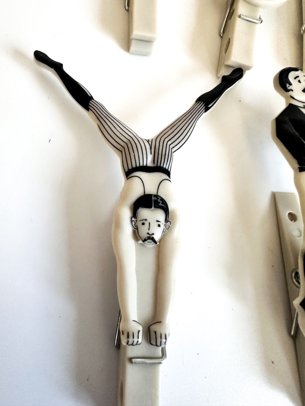 Ornamental Circus People Clothes Pins  The Amazing Pegzini Family Laundry Pegs - Picture 3 of 11